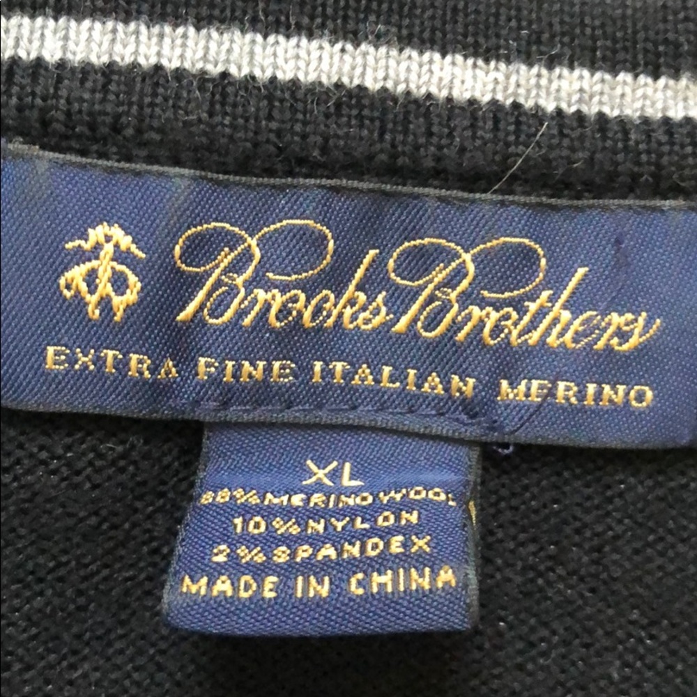 Brooks Brothers Extra fine Italian merino v-neck.